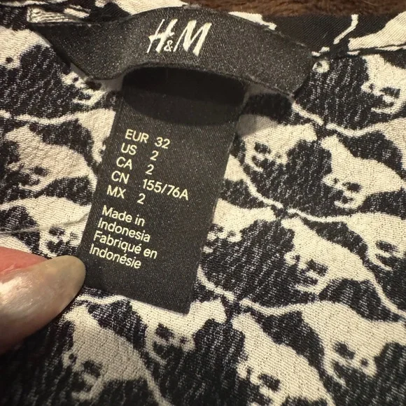 H&M Monochrome Animal Print Top - Picture 5 of 7